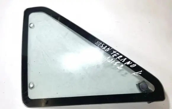Nissan Terrano Rear side window