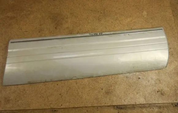 Toyota Land Cruiser (J100) Front door trim (molding) 