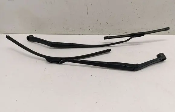 KIA Niro Front wiper blade arm