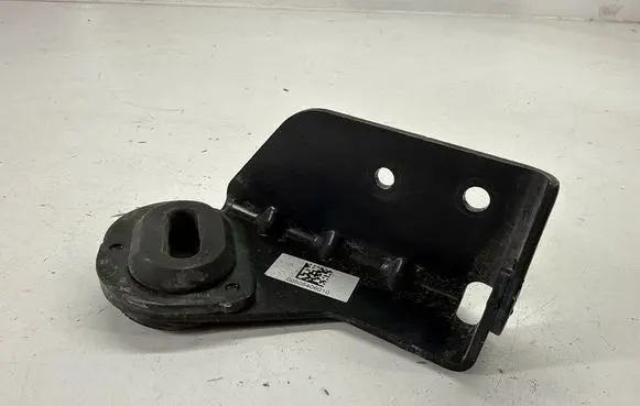 Alfa Romeo Stelvio Radiator mount bracket 00505406010