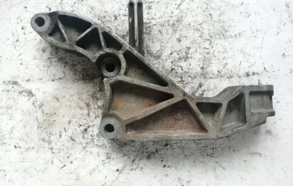 Opel Zafira B Gearbox mounting bracket 24459826