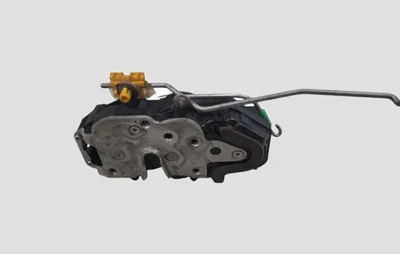 Opel Astra J Front door lock