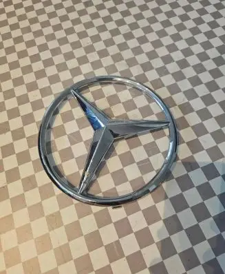 Mercedes-Benz GLE W167 Manufacturer badge logo/emblem A0008179500