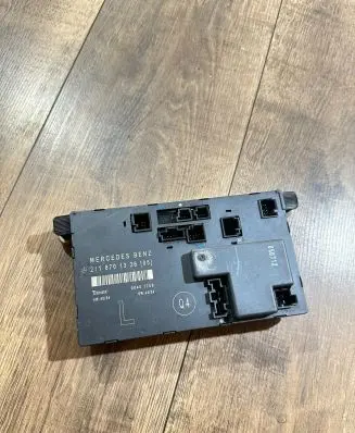 Mercedes-Benz E W211 Door control unit/module 2118701326 00401708