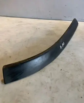 Front bumper lip