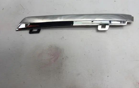 Citroen C4 III e-C4 Under headlight/headlamp trim 9834829980