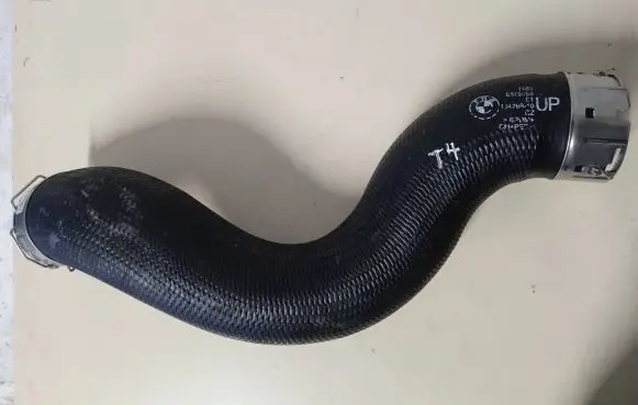 BMW 3 G20 G21 Intercooler hose/pipe 8572856