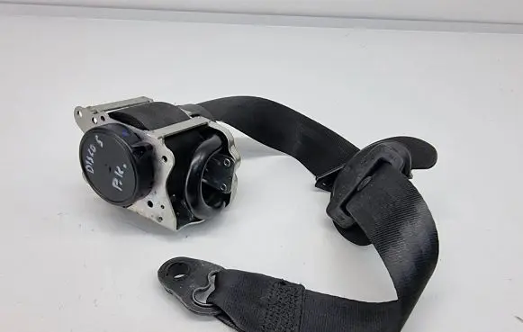 Land Rover Discovery 5 Front seatbelt