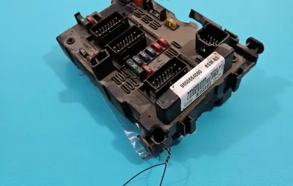 Peugeot 307 Central body control module 9650664080 IMPRK1367763