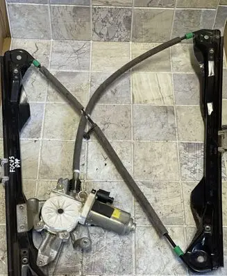 Ford Focus Front window lifting mechanism without motor XS4123200