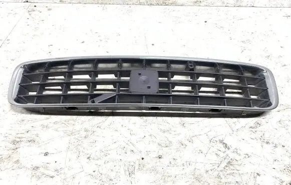 Volvo XC90 Front bumper upper radiator grill 30678980