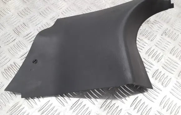 Foot area side trim