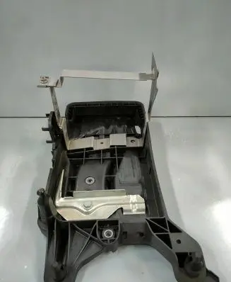 Volkswagen Caddy Battery tray 5W3915331A