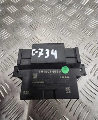 Audi Q7 4M Gateway control module 4M1907468A