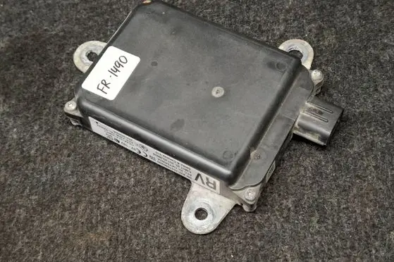 Toyota RAV 4 (XA40) Blind spot module 881620W381
