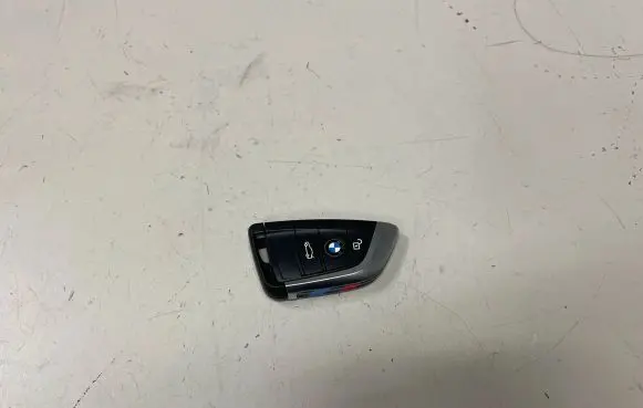 BMW 2 F45 Ignition key/card 