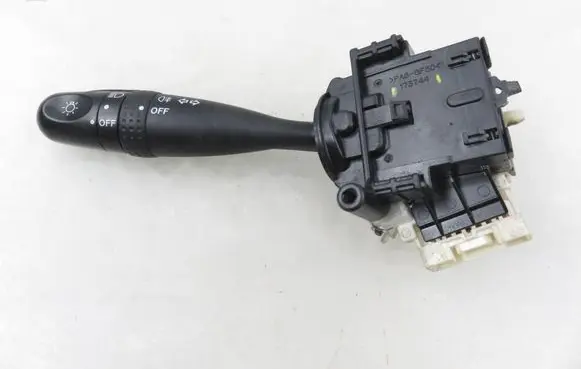 Suzuki Grand Vitara II Wiper turn signal indicator stalk/switch 173744