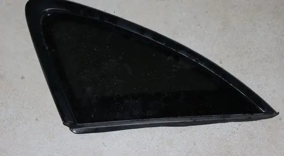 Porsche Macan (95B) Rear side window 95B845298