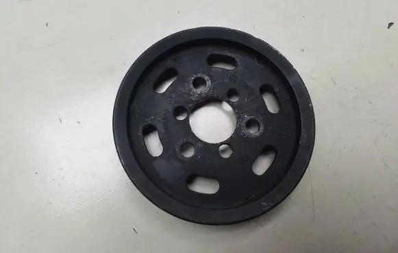 Skoda Superb B5 (3U) Power steering pump pulley 038145255D 038145255