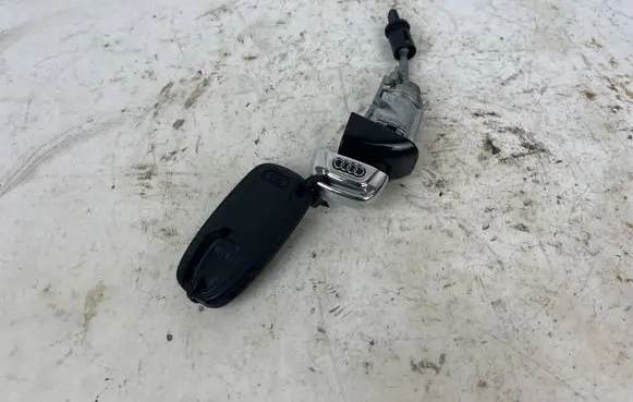 Audi S5 Facelift Front door lock (next to the handle) 8T1837167