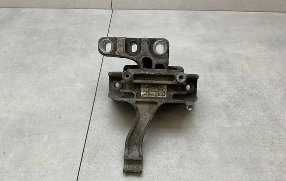 Volkswagen Golf VII Engine mount bracket 5Q0199262BH