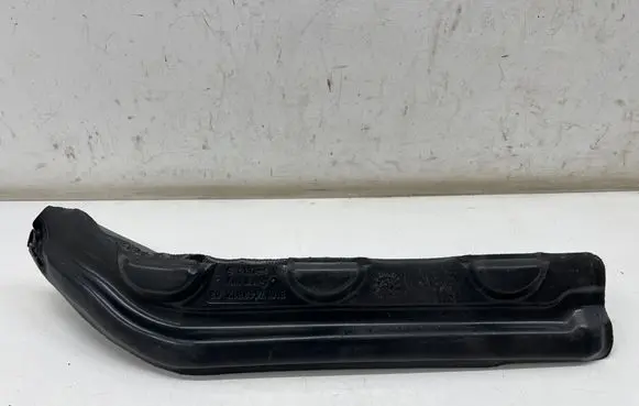 BMW 1 F40 Fender foam support/seal 7448812