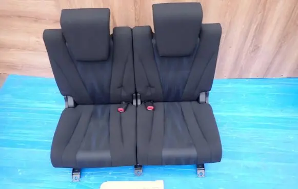Seat set