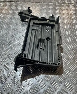 Skoda Superb B8 (3V) Battery box tray 5Q0915321H
