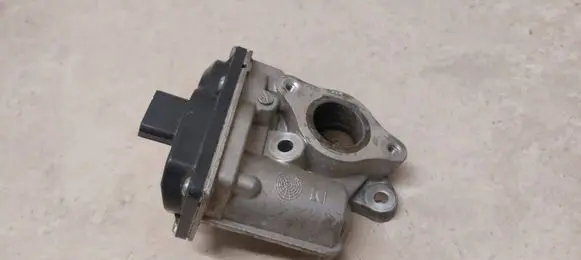 Renault Clio IV EGR valve 147109913R HU1501000213