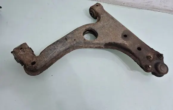 Front lower control arm/wishbone