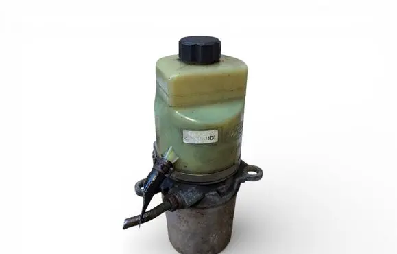 Ford Focus Power steering pump 4M513K514DC