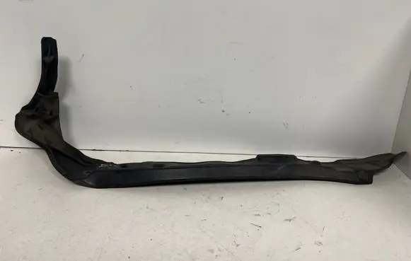 Audi Q7 4L Fender end trim 4L0821112
