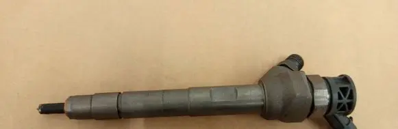 Land Rover Discovery Sport Fuel injector 0445111019 2507476031157