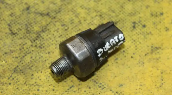 Fuel pressure sensor