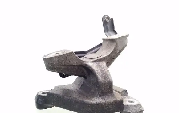 Honda CR-V Steering rack mounting bracket 061123