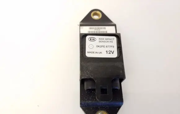 KIA Carens I Airbag deployment crash/impact sensor 0K2FE677F9