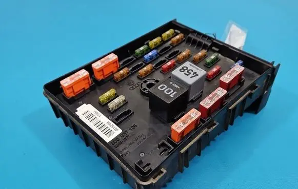Volkswagen PASSAT B6 Fuse box set 3C0937125 IMPRK1569457