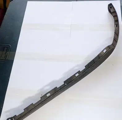 Front bumper lip