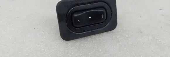 Opel Corsa C Electric window control switch 24407699