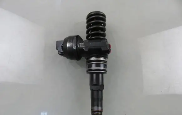 Volkswagen Sharan Fuel injector 038130073AK