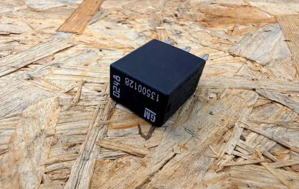 Opel Insignia A Other relay 13500128