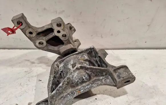 Peugeot 308 Engine mount vacuum valve 4A102300