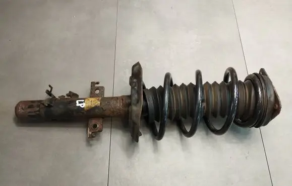 Renault Kadjar Front shock absorber with coil spring