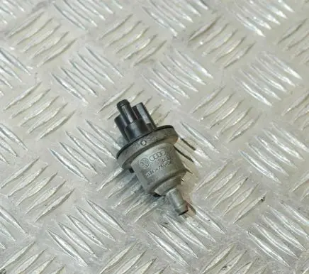 Audi A3 S3 8P Turbo solenoid valve 058133517B