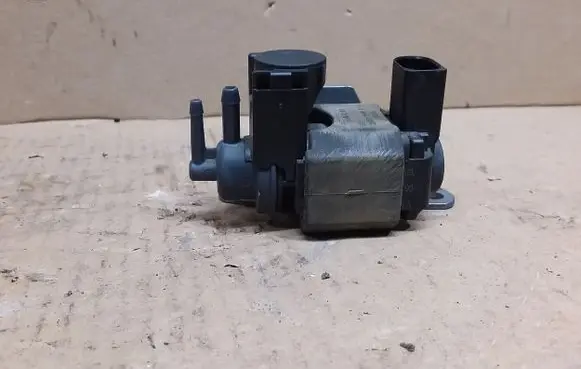 Audi Q5 SQ5 Turbo solenoid valve 059906609B