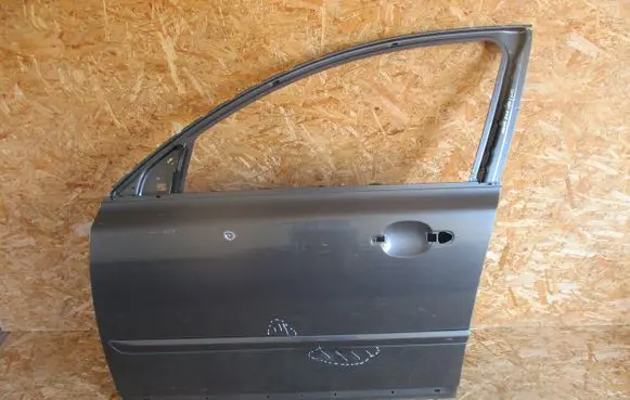 Volvo V40 Front door