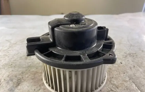 Mitsubishi Pajero Sport I Heater fan/blower 716111g 194000