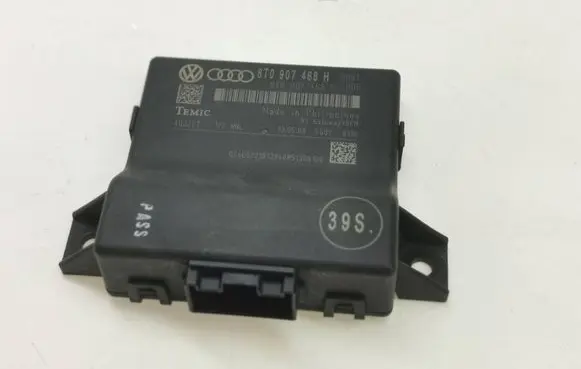 Audi A5 8T 8F Gateway control module 8T0907468H