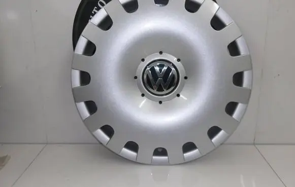 Volkswagen Golf II R16 wheel hub/cap/trim 1J0601147