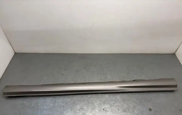 Mercedes-Benz C W204 Sill